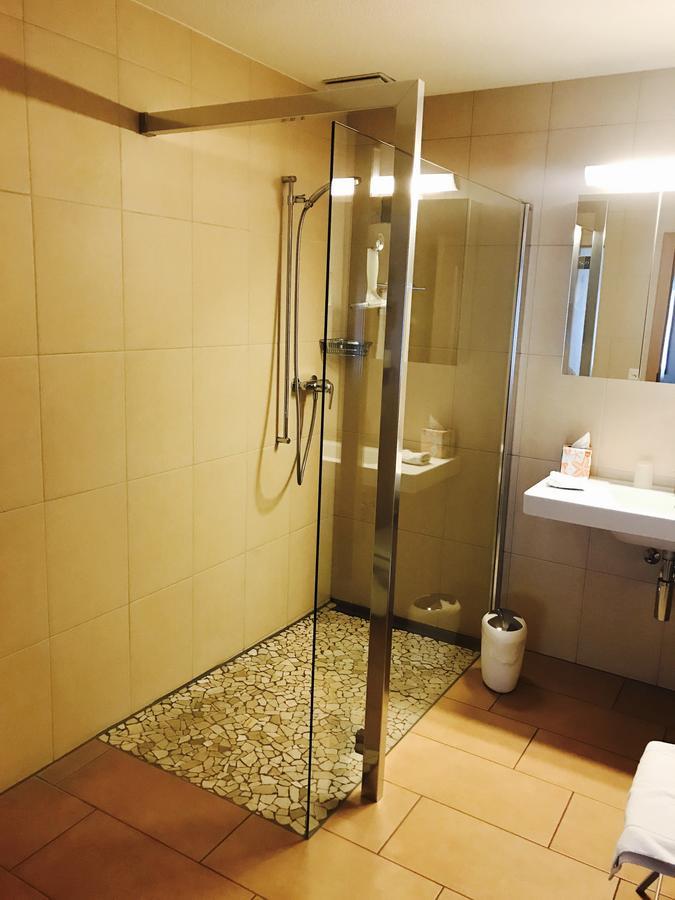 Hotel Kreuz Holderbank Luaran gambar